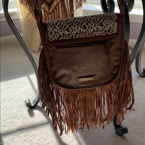 Lacey fringed purse - Picture 3 of 3